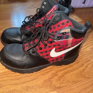 Nike Black Athletic Shoes